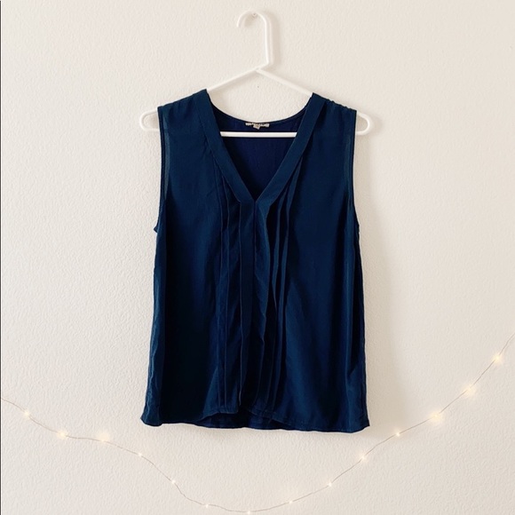 Jigsaw Tops - ✨ Jigsaw Silk Blend Pleated V Neck Blouse